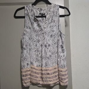 Chic Floral Sleeveless Blouse in Black and Peach